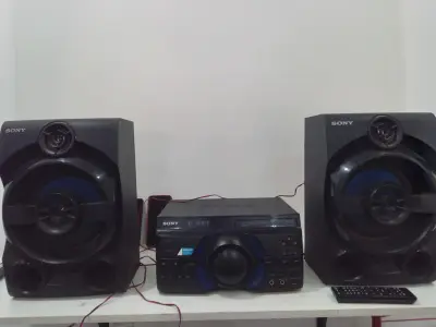 Equipo De Sonido Marca Sony Con Control Modelo Mhc-M40d Usado En Buen Estado Acc No Tiene