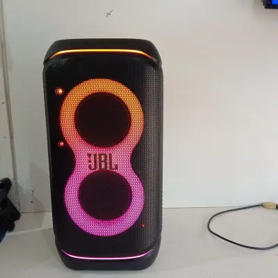 Parlante Portatil Marca Jbl Modelo Party Box Stage 320 Usado En Buen Estado Con Cab. Power Acc Luces Led