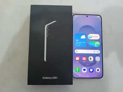 Celular Marca Samsung Modelo Galaxy S25+ Memoria Ram : 12 Gb Almacenamiento Interno : 256 Gb Acc: Caja Comentario: Imei:350771212091070 Sin Cargador