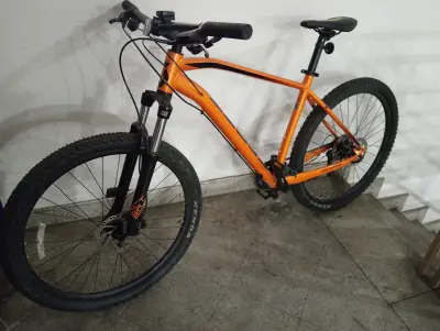 Bicicleta Con Amortiguador Marca Scott Aro 27 Cant Cambios 27 Cuadro Aluminio Aleacion Modelo Aspect Usado En Buen Estado Acc Freno A Disco Trasero Y DelanteroCronometro