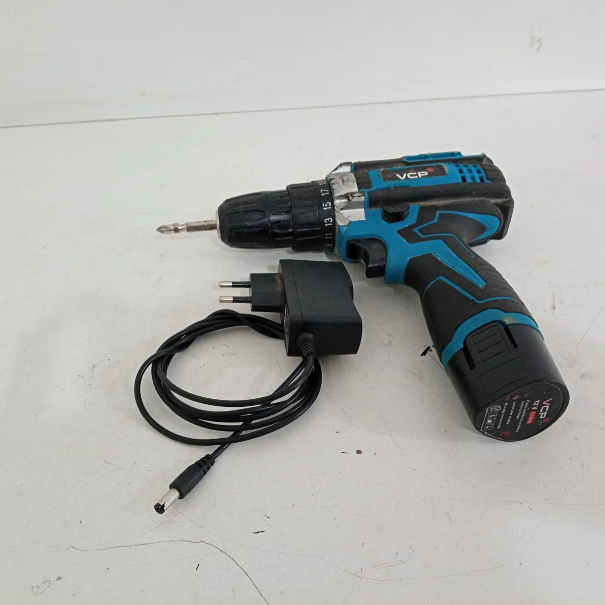 Foto 2 de Taladro Marca Vcp Modelo No Tiene Acc Con 1 Bateria Y 1 Cargador