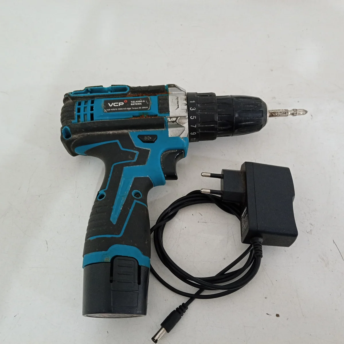 Foto 3 de Taladro Marca Vcp Modelo No Tiene Acc Con 1 Bateria Y 1 Cargador