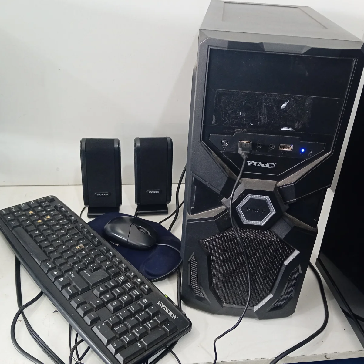 Computadoras De Escritorio Marca Sate Modelo No Tiene Usado En Buen Estado Procesador Intel Core I7-2600 3.40 Ghz Memoria Ram 16 Gb Disco Duro 446 Gb Acc Teclado Marca SateMouse Marca SateMouse Pad Color Azul2 Parlantes SateCable Ccte