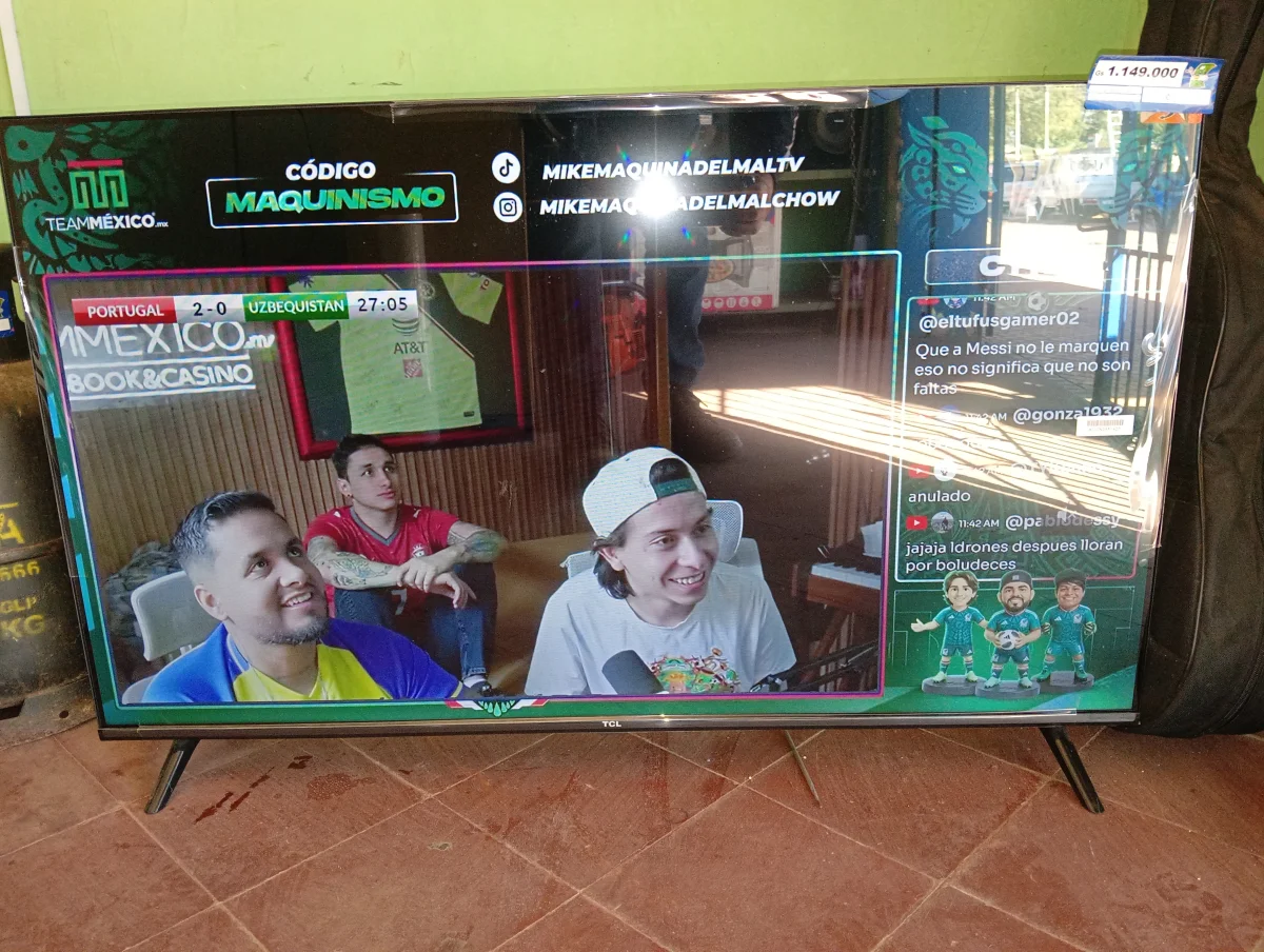 Televisor Led Smart De 43 '' Marca Tcl Modelo 43s4500a Con Control Usado En Buen Estado Acc Patitas