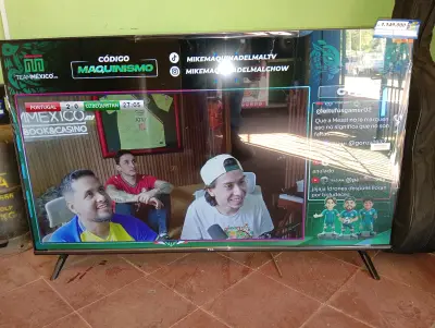 Televisor Led Smart De 43 '' Marca Tcl Modelo 43s4500a Con Control Usado En Buen Estado Acc Patitas