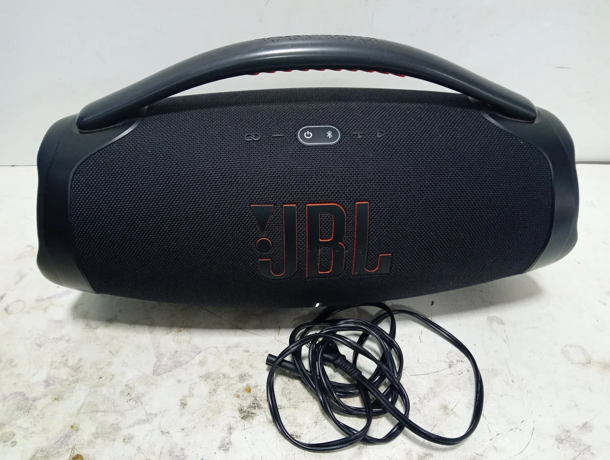 Parlante Portatil Marca Jbl Modelo Boombox Nro Usado En Buen Estado Con Cable Power Acc No Tiene