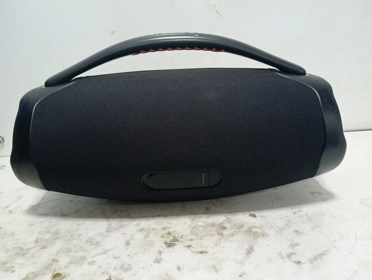 Foto 3 de Parlante Portatil Marca Jbl Modelo Boombox Nro Usado En Buen Estado Con Cable Power Acc No Tiene