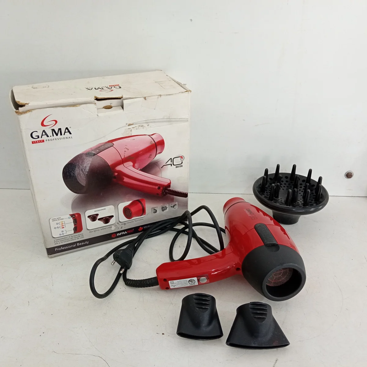Foto 3 de Secador De Pelo Marca Gama Modelo Infrared Usado En Buen Estado Acc Con Un PicoUb Difusor