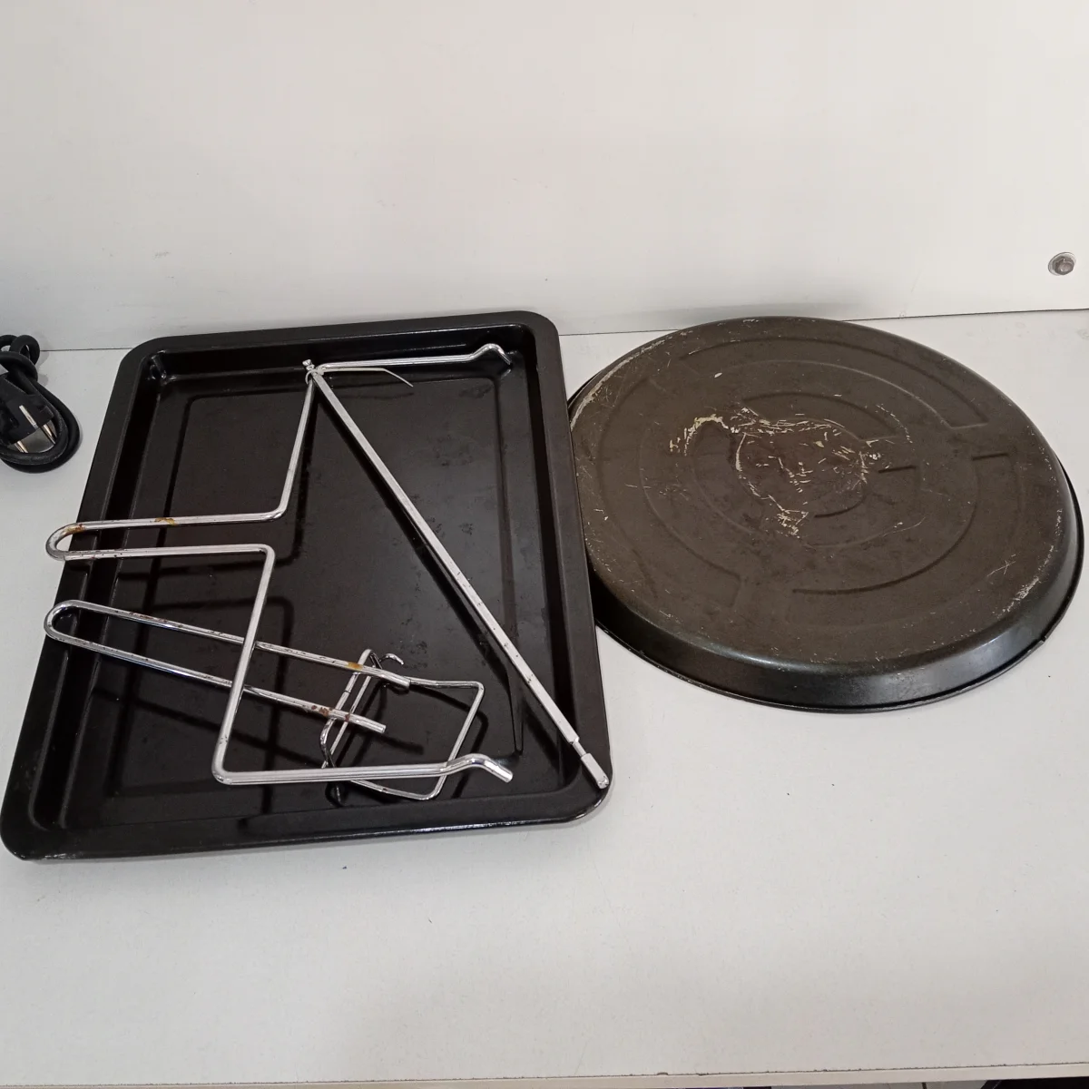 Foto 2 de Horno Marca Tokyo Litros 36 Modelo Edtheelite36re-N Usado En Buen Estado Acc Parrilla2 BandejaAccesorio Para Spiedo