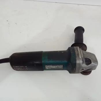 Foto 3 de Pulidora Marca Makita Modelo 9957hn Tamaño Chico Usado Con Desgaste Acc Com Manija