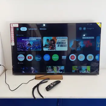 Televisor Led Smart De 43 '' Marca Tokyo Modelo Tvtokff43gtv Con Control Usado En Buen Estado Acc Par De PartitasY Con Sus Tornillos