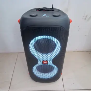 Parlante Portatil Marca Jbl Modelo Partybox110 Usado En Buen Estado Con Cable Corriente Acc No Tiene