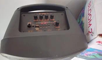 Foto 2 de Parlante Portatil Marca Kolke Modelo Kpb-520 Bloom 2 Usado En Buen Estado Con En Caja Acc UsbBtFmUn MicrofonoCargadorControlAuxCable Aux