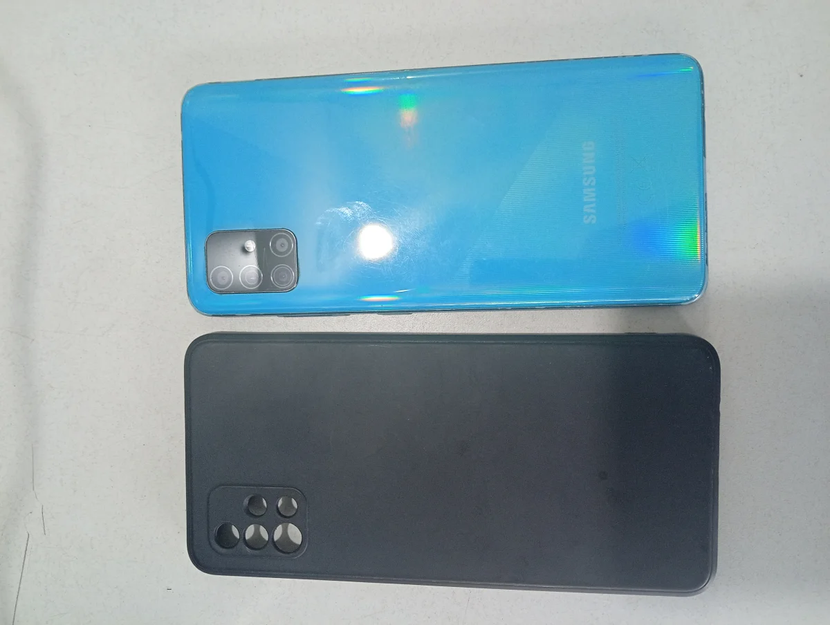 Foto 2 de Celular Marca Samsung Modelo Galaxy A51 Memoria Ram 4 Gb Almacenamiento Interno 128 Gb Acc Carcasa De Goma