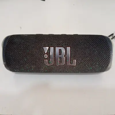 Speaker Potencia Watts : No Tiene Marca Jbl Sin Control Modelo Flip 6 Usado Con Desgaste Sin Caja Acc: No Tiene Comentario: Algunos Detalles Esteticos Funciona Bien