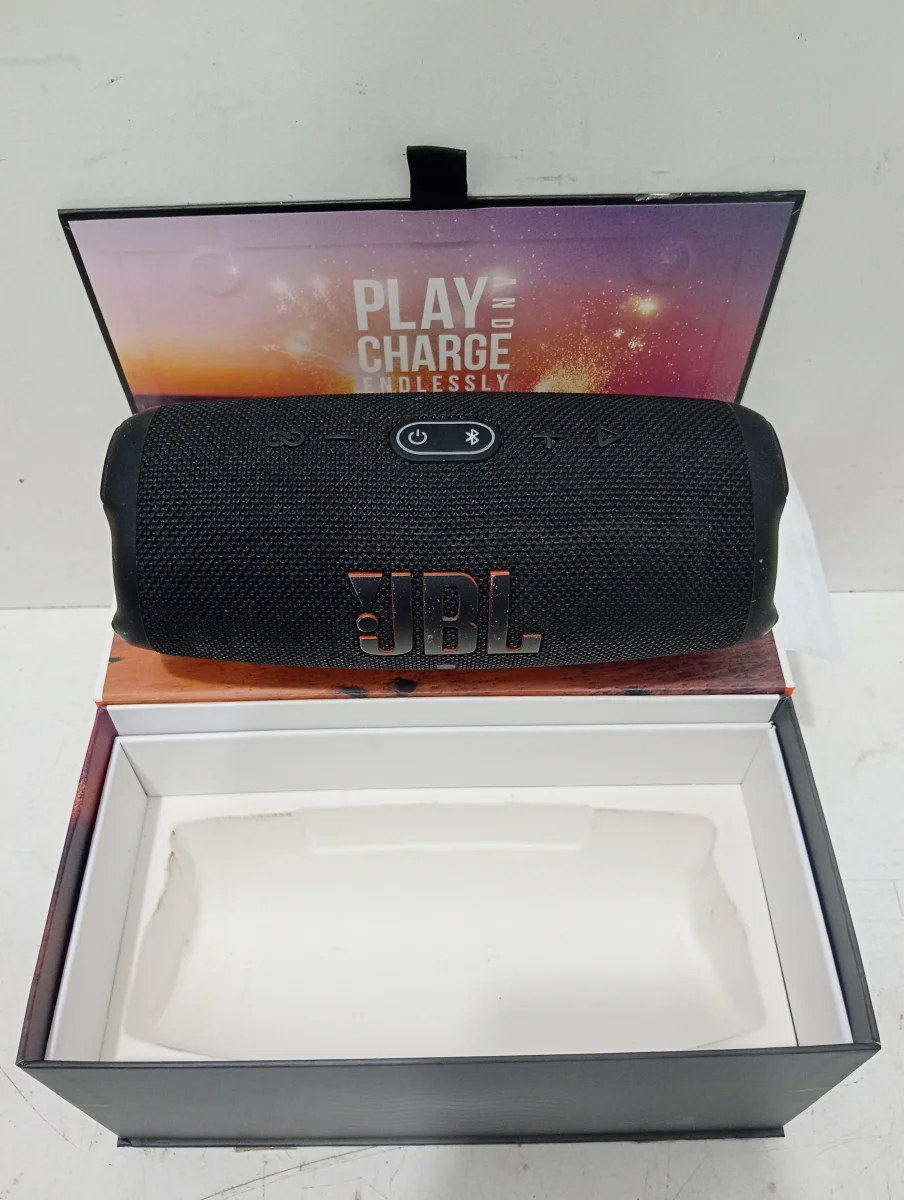 Speaker Potencia Watts No Tiene Marca Jbl Sin Control Modelo Charge 5 Usado En Buen Estado Con Caja Acc Cable Usb Cargador