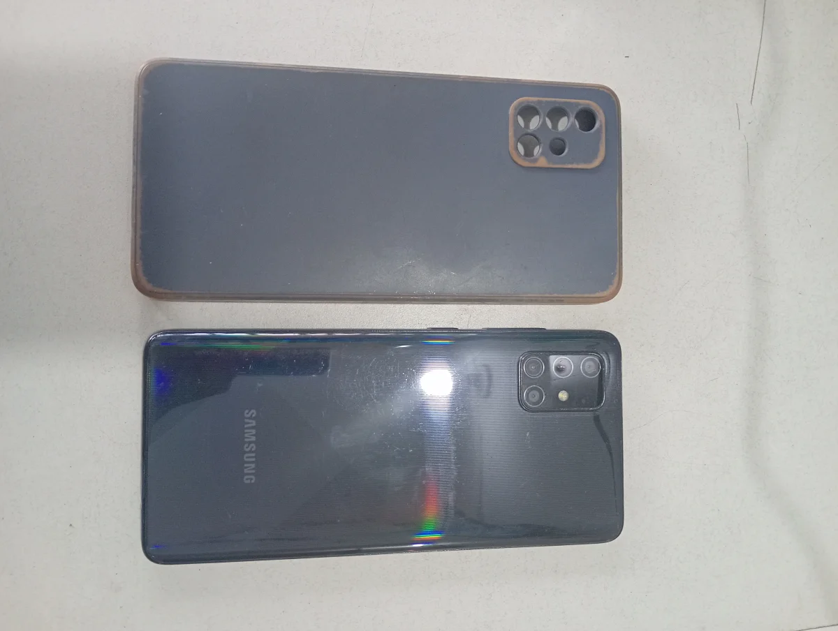 Foto 2 de Celular Marca Samsung Modelo A 71 Memoria Ram 4 Gb Almacenamiento Interno 128 Gb Acc Carcasa Protector Color Lila