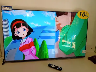 Televisor Led Smart De 43 '' Marca Jam Modelo Gtm5ultra43gfsa Sin Control Usado-En-Buen-Estado Acc PatitasSoporte De Pared