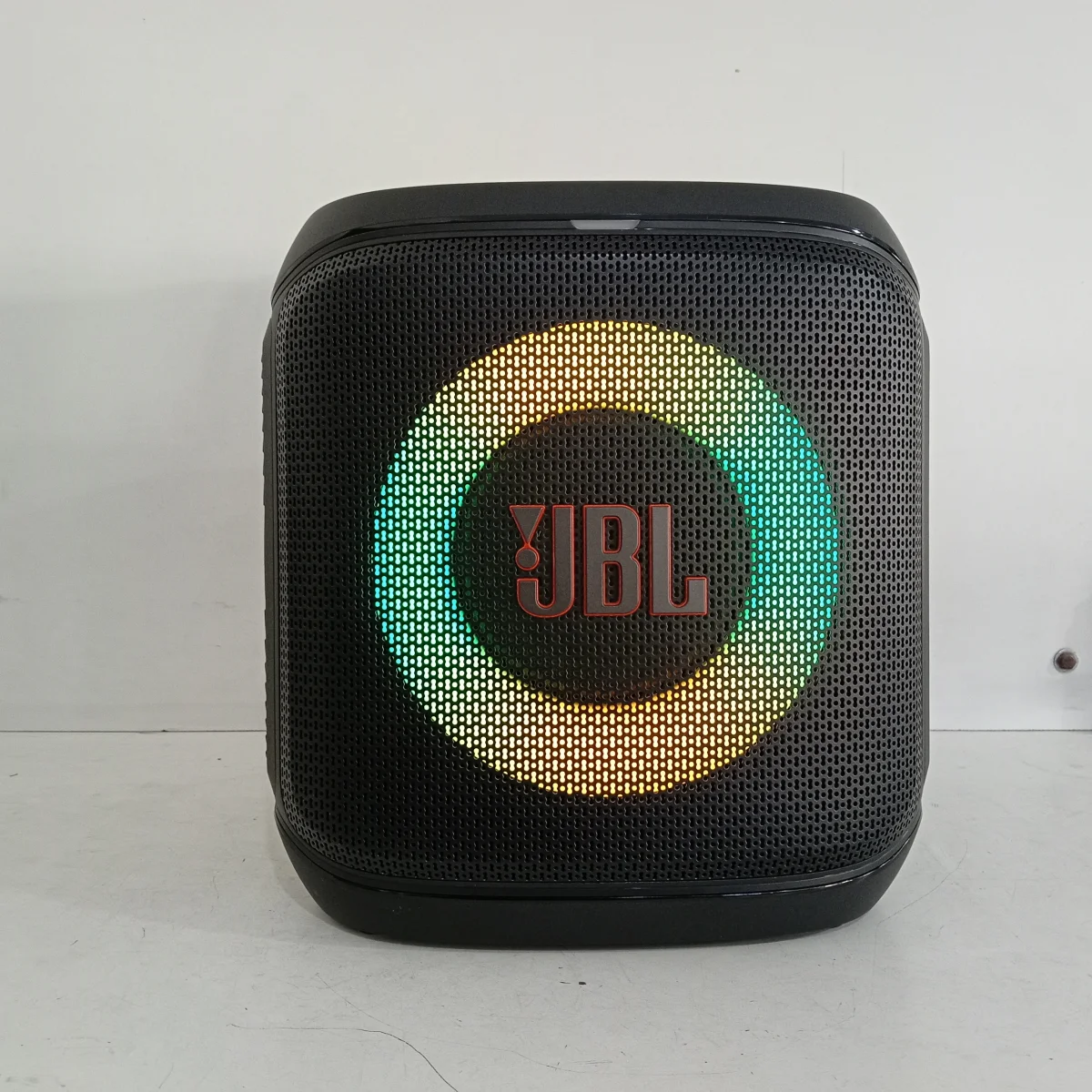 Speaker Potencia Watts 20 Marca Jbl Sin Control Modelo Partybox Encore Essential2 Usado En Buen Estado Con Caja Acc Cable Power