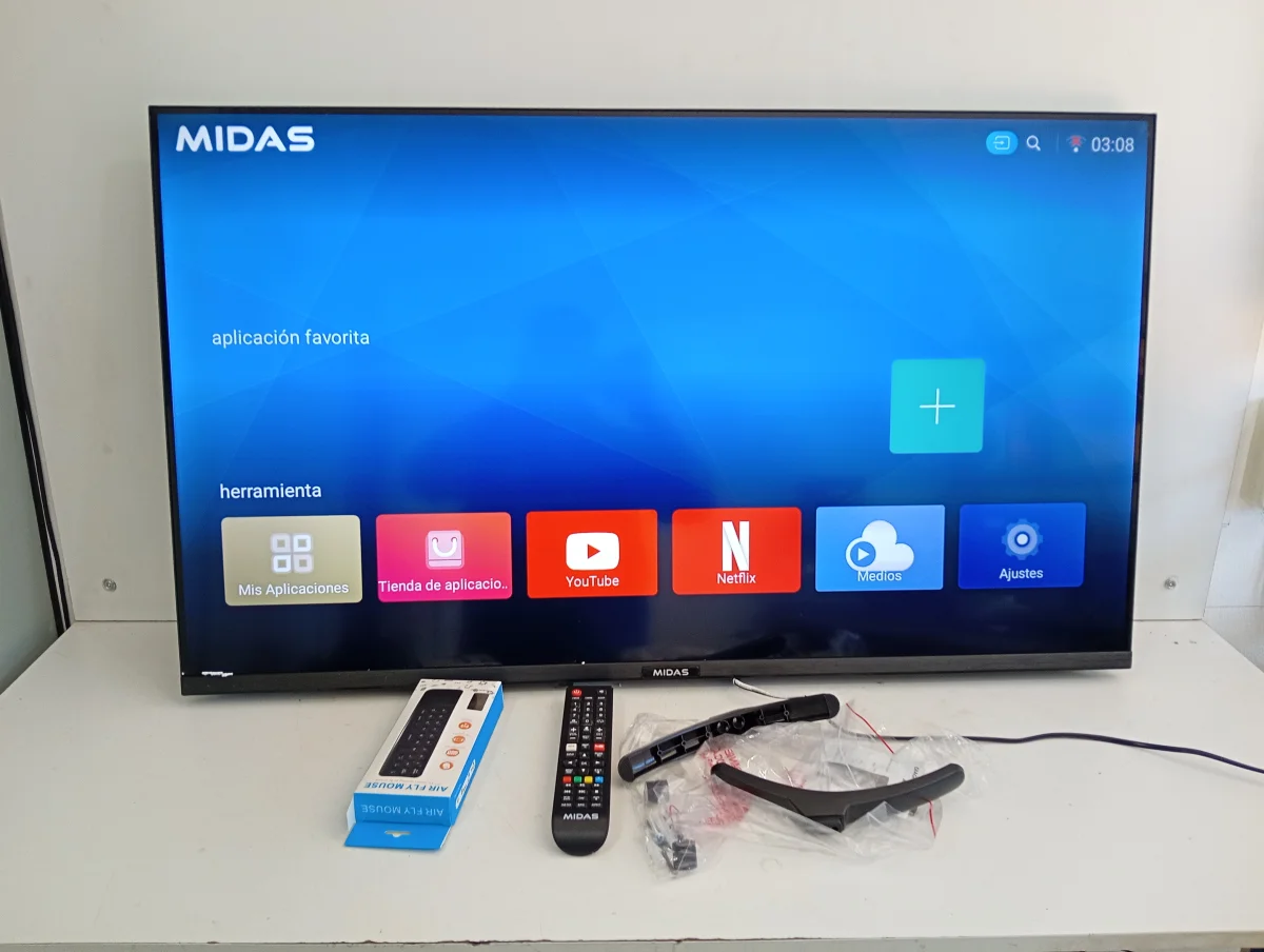 Foto 3 de Televisor Led Smart De 43 '' Marca Midas Modelo Md-Smtv434 Con Control Usado En Buen Estado Acc Con Dos ControlesPatita