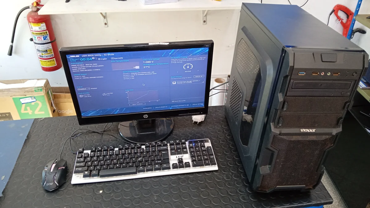 Foto 3 de Computadoras De Escritorio Marca Sate Modelo No Tiene Usado En Buen Estado Procesador Corei3 Memoria Ram 4 Gb Disco Duro 500 Gb Acc Mouse 8noreacciona)+Teclado+Monitor Hp De 19