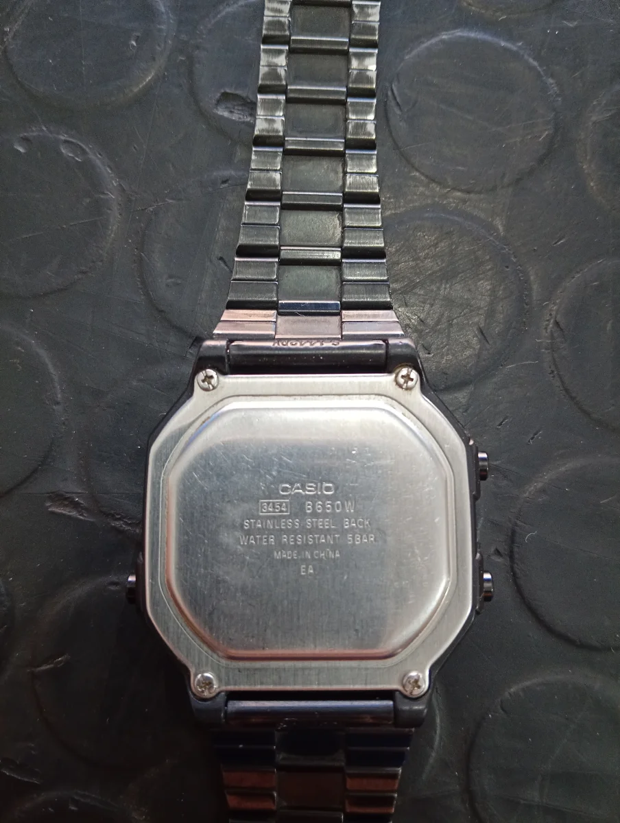 Foto 2 de Reloj Para Caballero Marca Casio Modelo B650wd Usado Con Desgaste Acc No Tiene