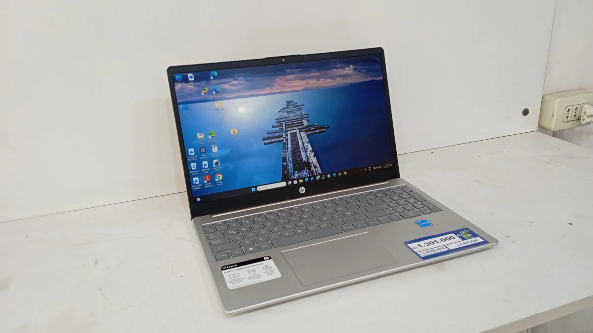 Foto 3 de Notebook Marca Hp Modelo 15-Fd0002la Procesador Core I3 Memoria Ram 8 Gb Disco Duro 250 Gb Generacion 11 Acc CargadorUsbHdmiTeclado Numerico