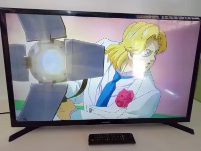 Televisor Led Convencional De 32 '' Marca Samsung Modelo Un32j4000 Usado En Buen Estado Con Control Sin Caja Acc: Patitas