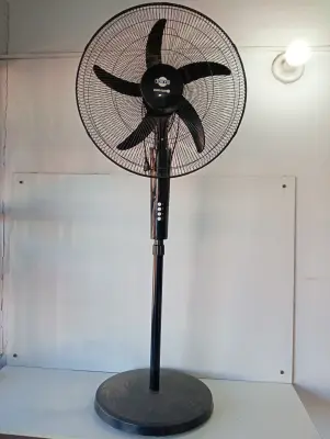 Ventilador 3 Velocidades Marca Tokyo Modelo No Tiene Usado En Buen Estado Acc Base