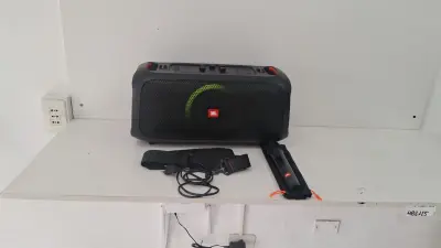 Parlante Portatil Marca Jbl Modelo Modelo Partybox On The Go Usado En Buen Estado Con No Tiene Acc Con MicrofonoLucesCable Power
