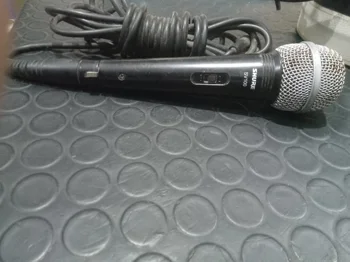 Microfono Marca Shure Alhambrico Modelo Sv100 Usado En Buen Estado Acc No Tiene