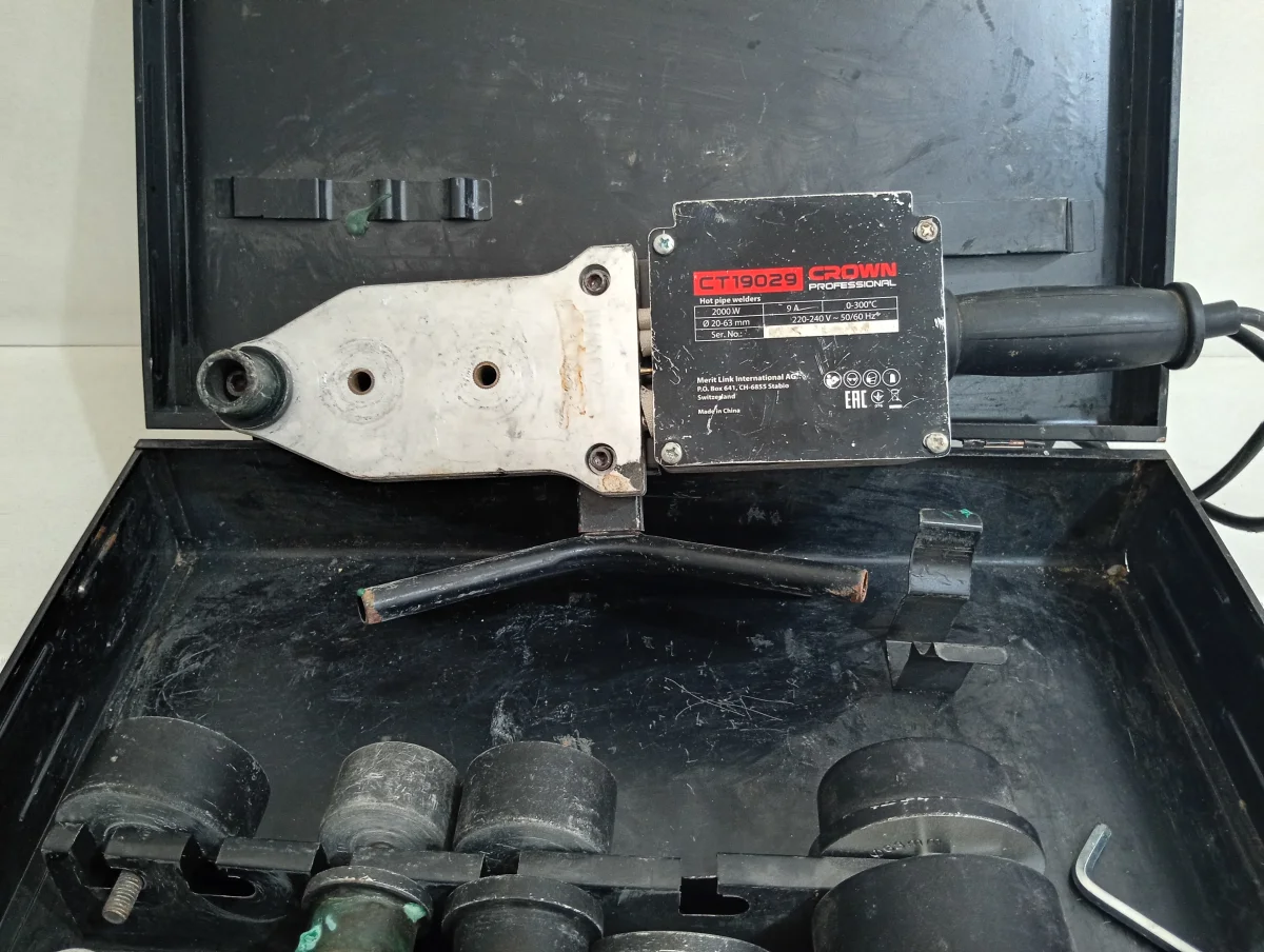 Foto 2 de Termofusora Marca Crown Modelo Ct19029 Usado En Buen Estado Acc Maletin Metalico5 Fusora