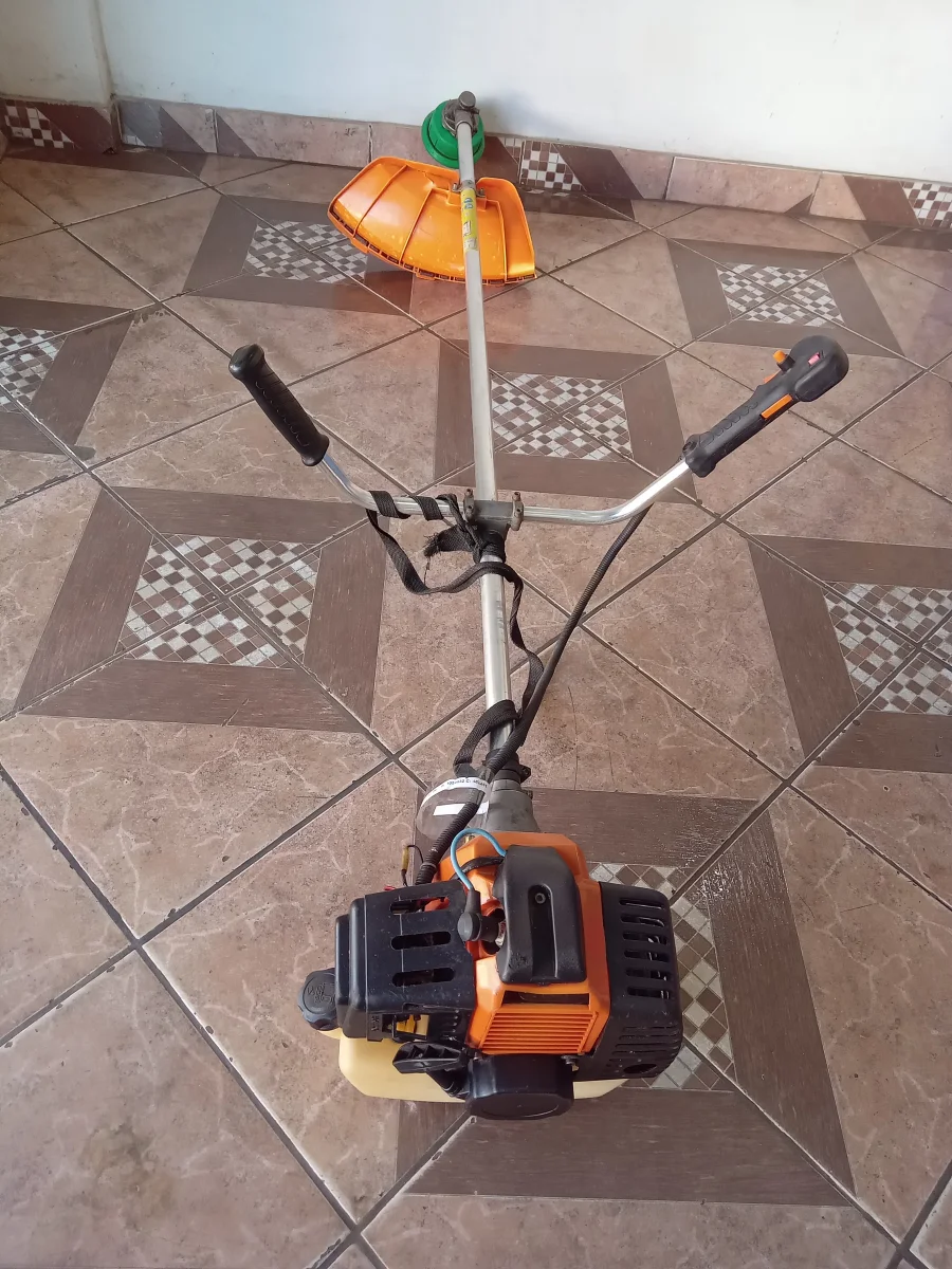 Desmalezadora Marca Gardex Modelo No Visible Usado En Buen Estado Original No Acc Protector
