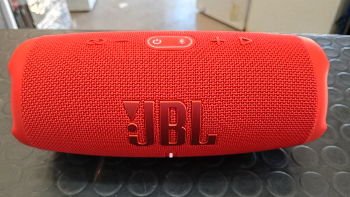 Speaker Potencia Watts 40 Marca Jbl Sin Control Modelo Charge5 Usado En Buen Estado Sin Caja Acc No Tiene