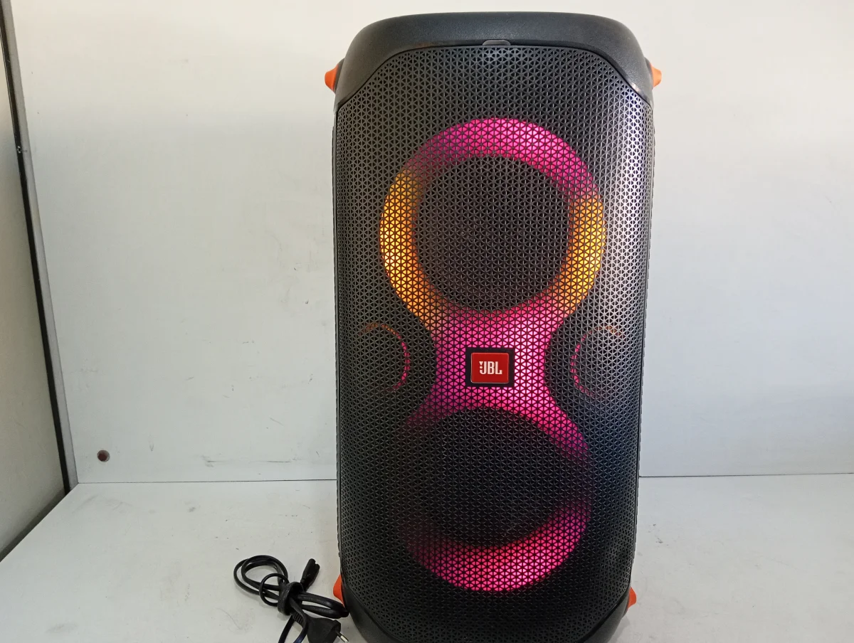 Speaker Potencia Watts No Tiene Marca Jbl Sin Control Modelo Party Box 110 Usado En Buen Estado Sin Caja Acc Luces BtCable Power