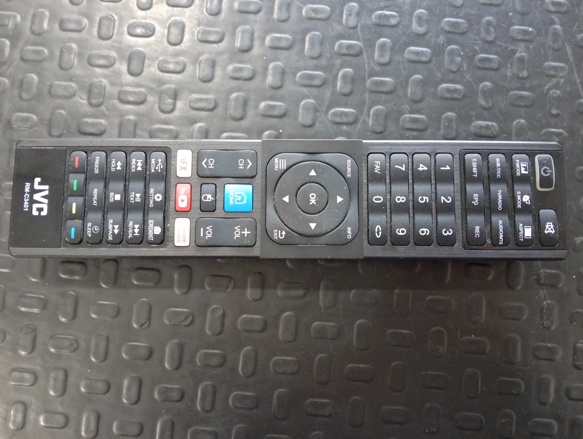 Foto 2 de Televisor Led Smart De 55 '' Marca Jvc Modelo Lt-55n775u Con Control Usado En Buen Estado Acc Patitas