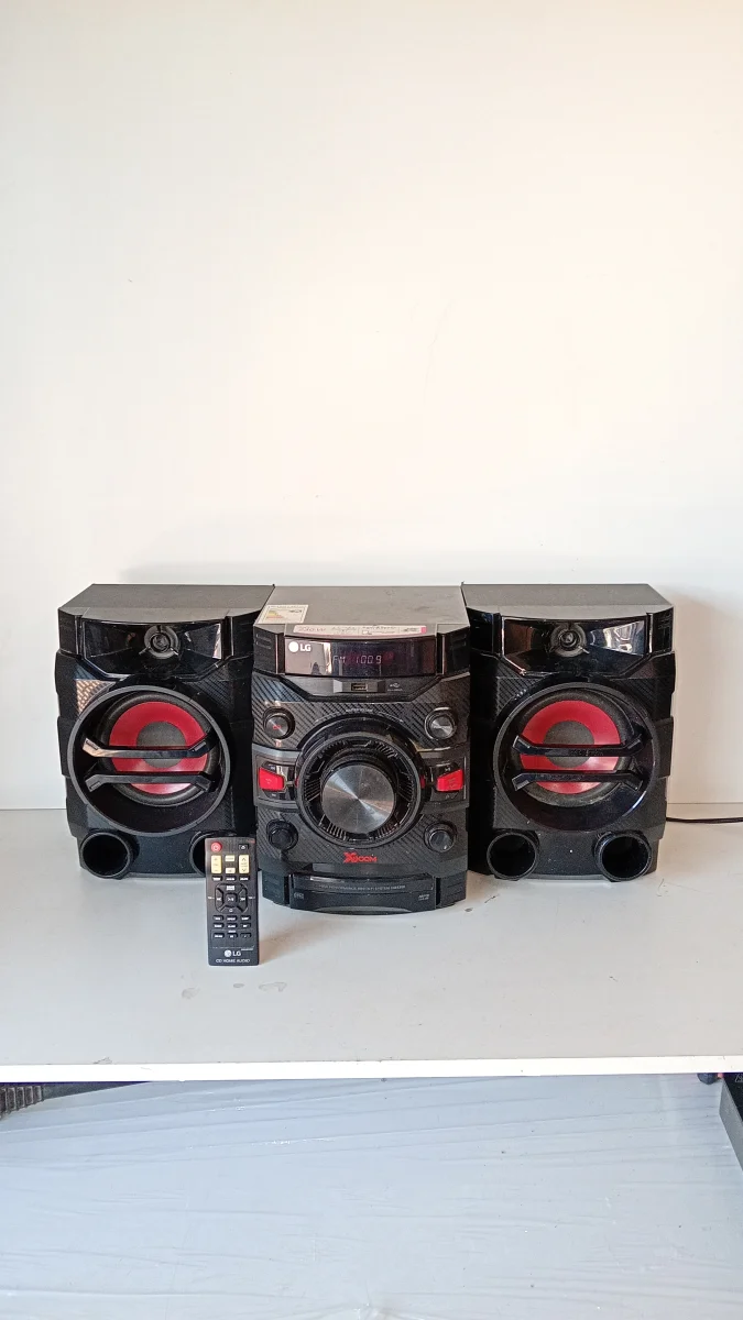 Mini Componente Marca Lg Sin Control Modelo Cm4360 Usado Con Desgaste Con No Tiene Acc 2 Parlantes Puerto UsbBtAntena Fm