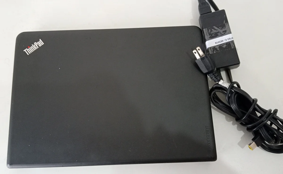 Foto 3 de Notebook Marca Lenovo Modelo Thinkpad Procesador Intel Core I7 Memoria Ram 16 Gb Disco Duro 1.000 Gb Generacion 5 Acc WebcamWifiHdmi