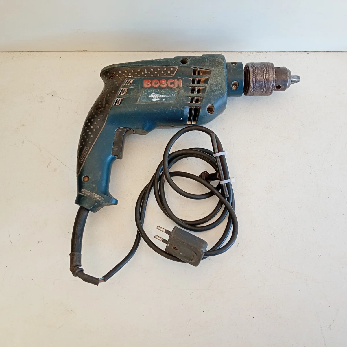 Foto 2 de Taladro Marca Bosch Modelo No Tiene Usado Con Desgaste Acc Cab. Cte.Llave
