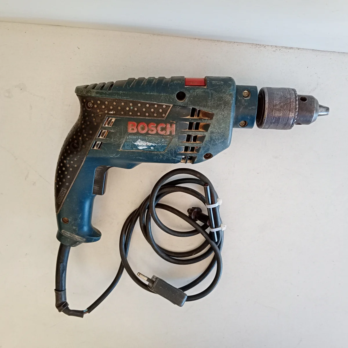 Foto 3 de Taladro Marca Bosch Modelo No Tiene Usado Con Desgaste Acc Cab. Cte.Llave