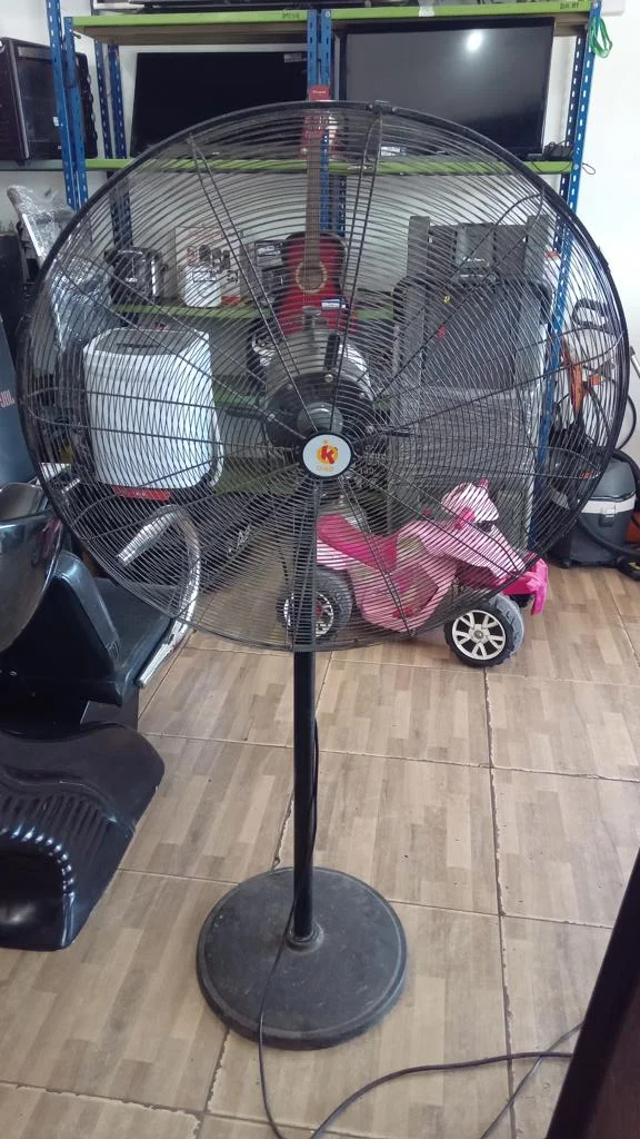 Ventilador 3 Velocidades Marca Oiko Modelo Fs-75 Usado En Buen Estado Acc Tuerca Soporte Tornillo De Soporte