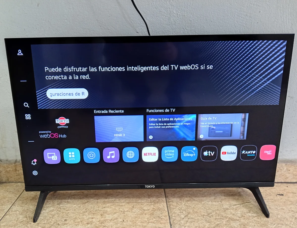 Foto 2 de Televisor Led Smart De 32 '' Marca Tokyo Modelo Tvtokhf32wb Con Control Usado En Buen Estado Acc Con Patitas