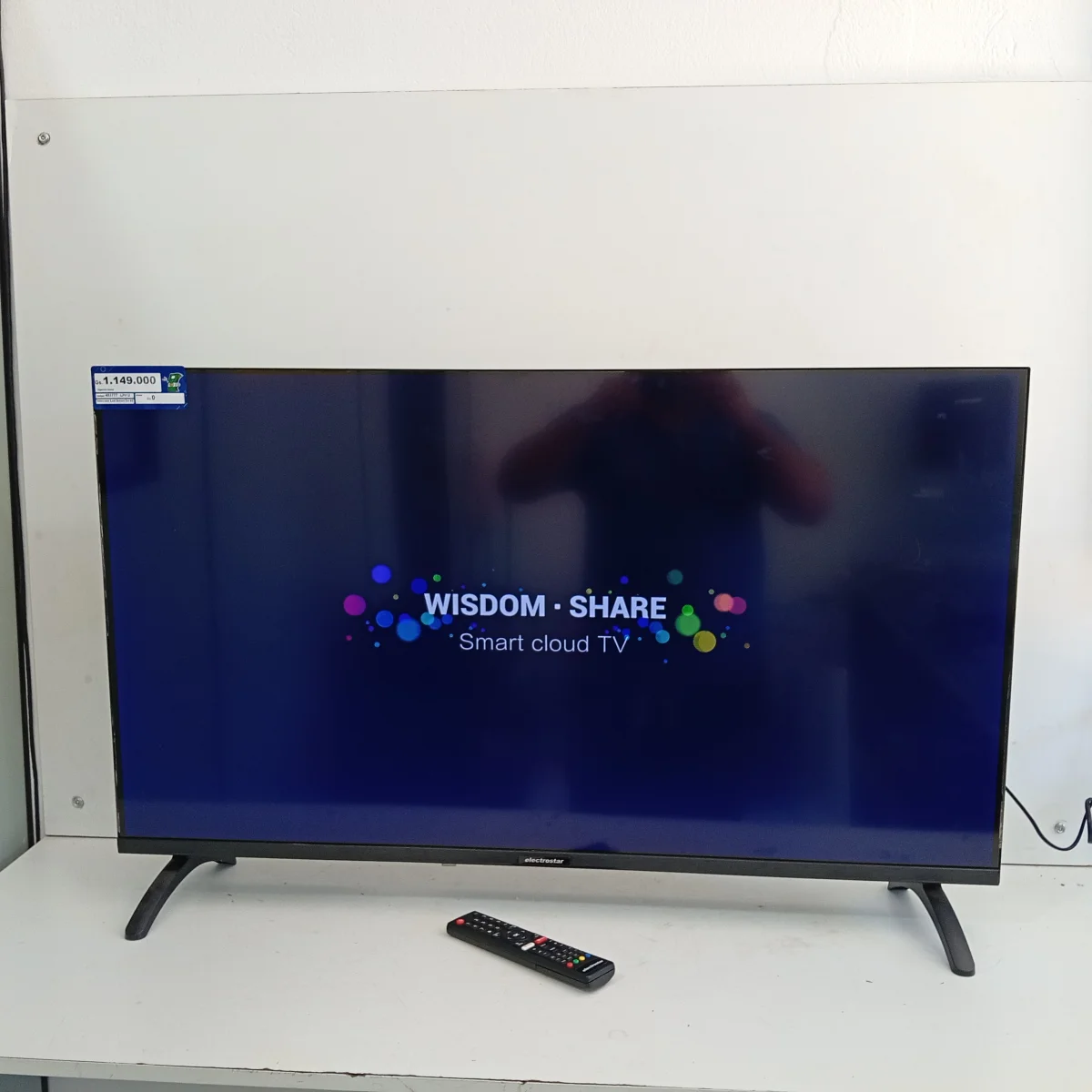 Televisor Led Smart De 42 '' Marca Electrostar Modelo Es-Tl4203 Con Control Usado En Buen Estado Acc Dos Patitas