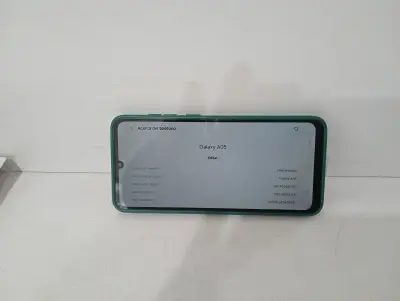 Celular Marca Samsung Modelo A05 Memoria Ram : 4 Gb Almacenamiento Interno : 128 Gb Acc: Con Estuche Verde Comentario: De Color Negro Sin Protector De Pantalla Ni Cargador