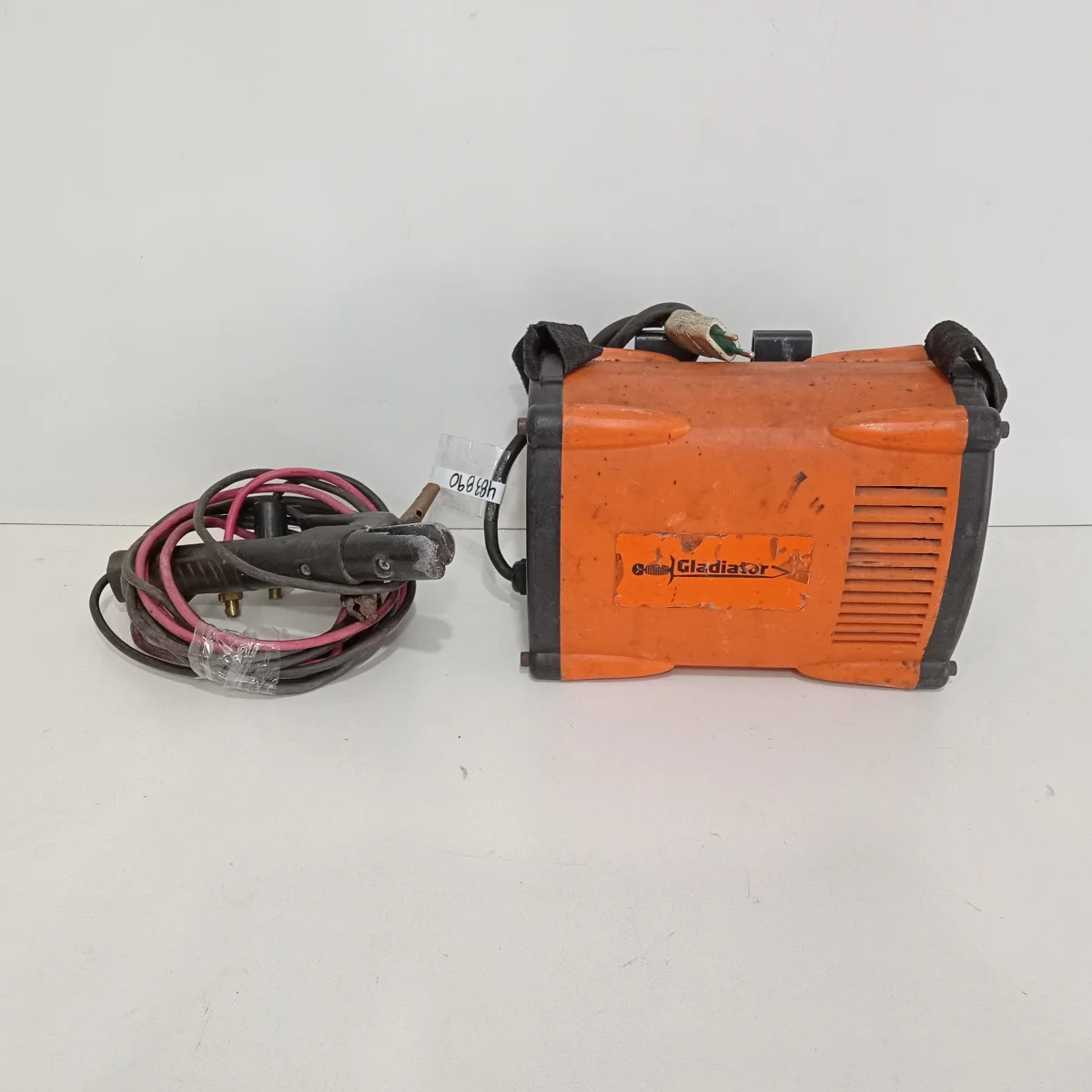 Soldador Marca Gladiator Modelo Ie6150/1/220m Usado En Buen Estado Acc Pinzas Positivo Y Negativo