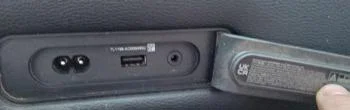 Foto 3 de Caja De Sonido Amplificada Marca Jbl Modelo Partybox On-The-Go Sin Control Usado En Buen Estado Acc Microfono C/ 2 Pilas Y ForroCable PowerCinta ColganteLuces
