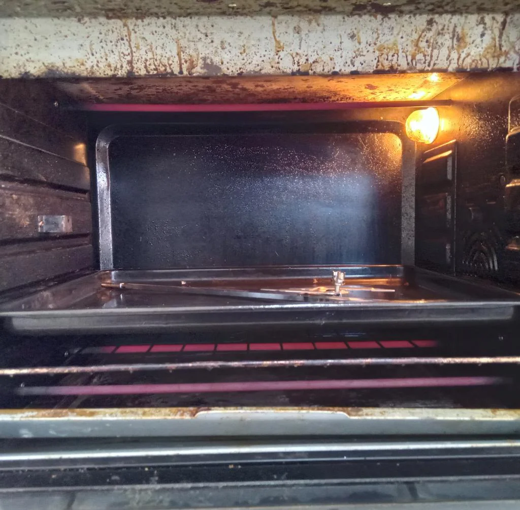 Foto 2 de Horno Marca Jam Litros 42 Modelo Dn42e-Rml Usado Con Desgaste Acc Con Bandeja Y ParrillaSoporte Para Spiedo