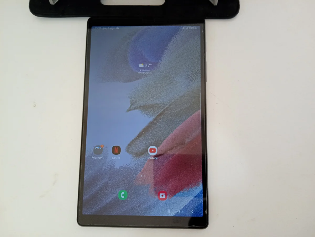 Foto 3 de Tablet Marca Samsung Modelo A7 Lite Usado En Buen Estado Con Estuche Acc Estuche Roto Llamina Con Fisura No Es La Pantalla Principal