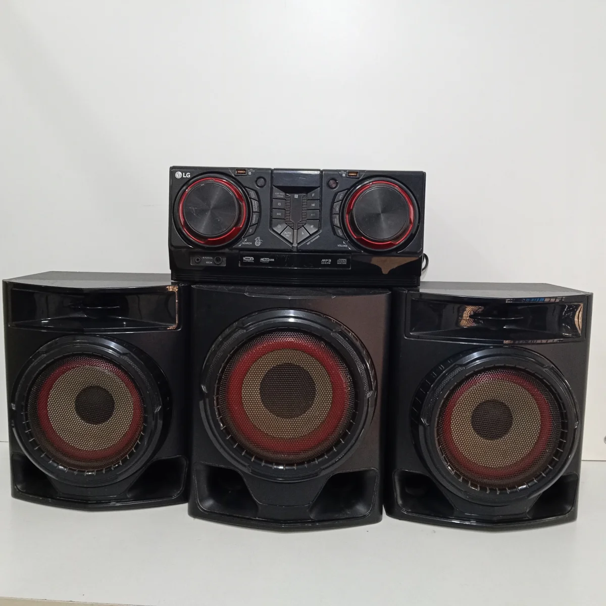 Equipo De Sonido Marca Lg Con Control Modelo Cj45 Usado En Buen Estado Acc Con 3 Parlantes