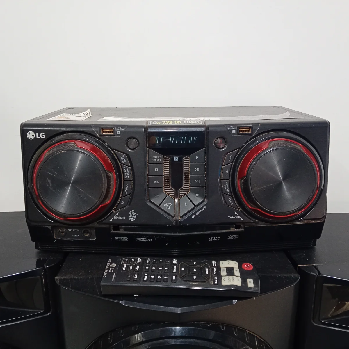 Foto 2 de Equipo De Sonido Marca Lg Con Control Modelo Cj45 Usado En Buen Estado Acc Con 3 Parlantes